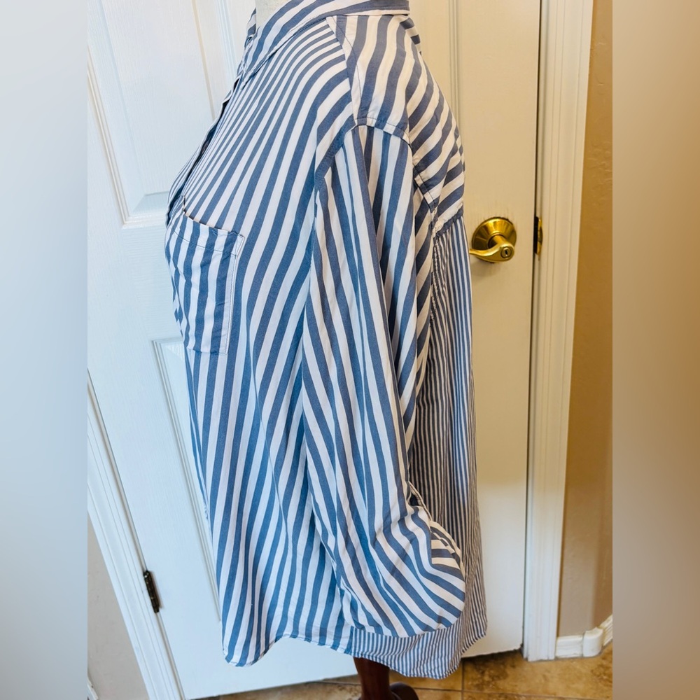Jane and Delancey Blue and White Striped Button Down Shirt Women’s 2XL Oversized - Picture 4 of 6